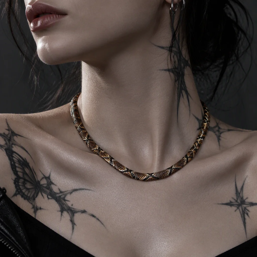 Snakelace – The Viral Snake Necklace